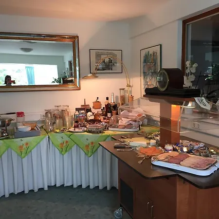 Otel Niebuhrs